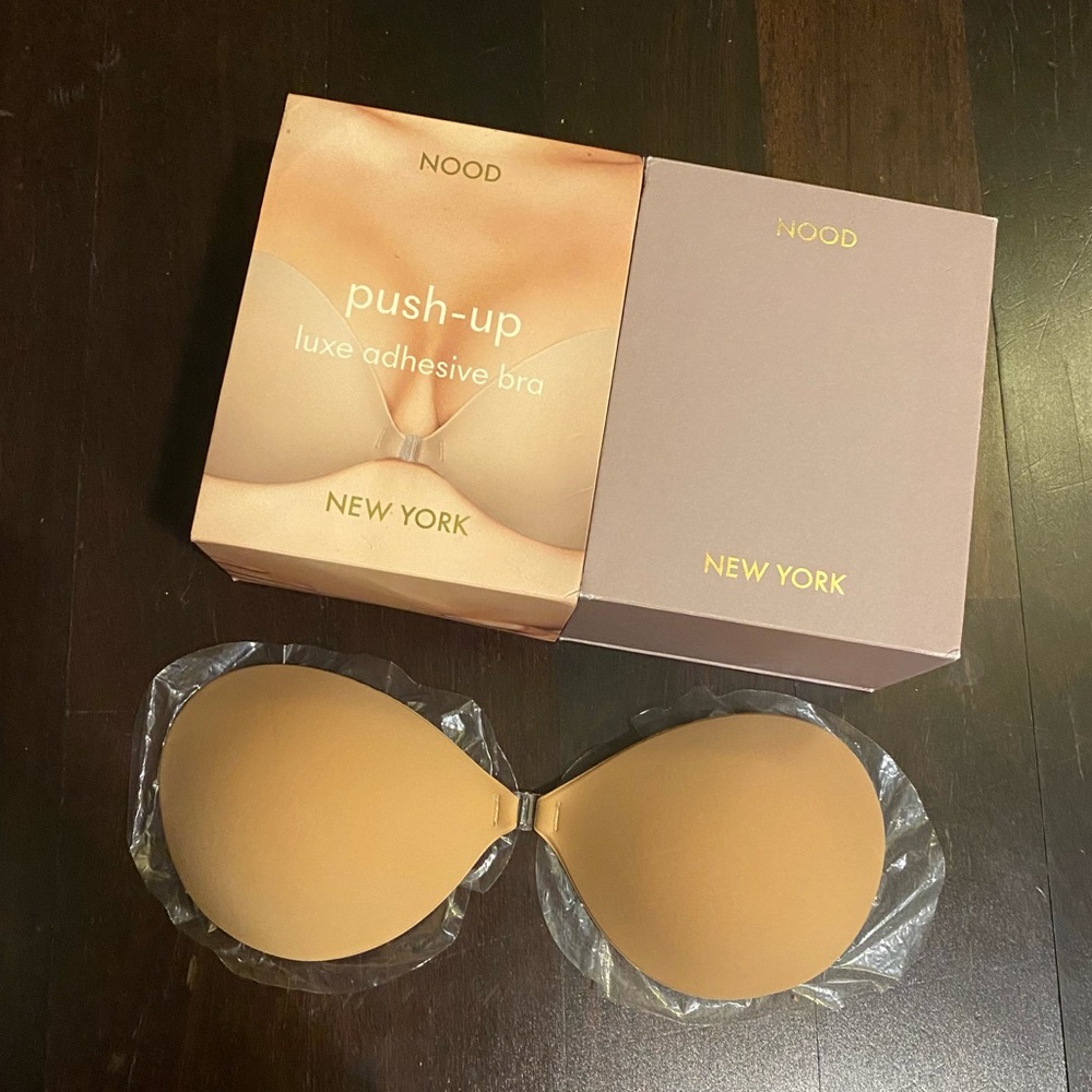 NOOD push-up adhesive bra (size A)